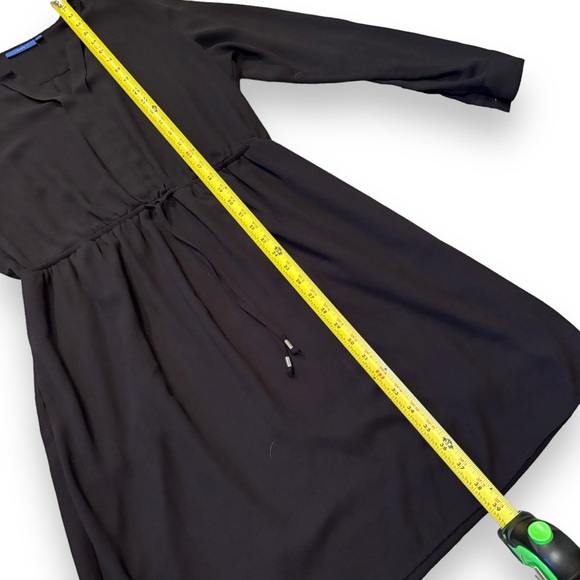 Apt. 9 Lightweight Drawstring Waist with Pockets Long Sleeve Black V-Neck Dress - Picture 10 of 16